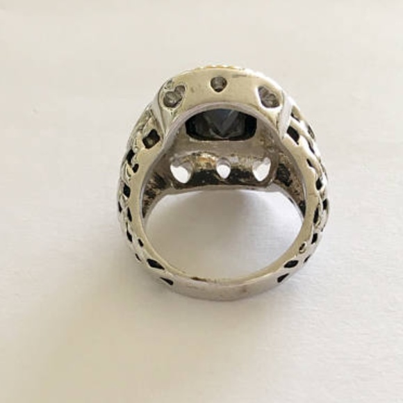 Faceted Onyx Three Stoned Ring - Picture 2 of 4